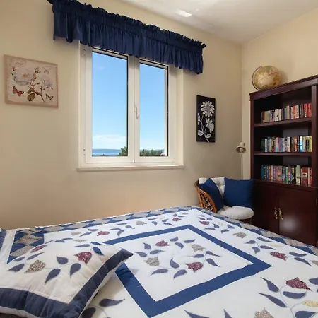 Apartment Rajna - 100 M From Sea